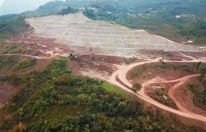 綏江C區場(chǎng)地變形治理工程項目土石方工程圓滿(mǎn)完成開(kāi)挖2小圖.jpg